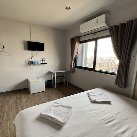 Blue26 Hotel Ban Wat Sala Daeng Kültér fotó